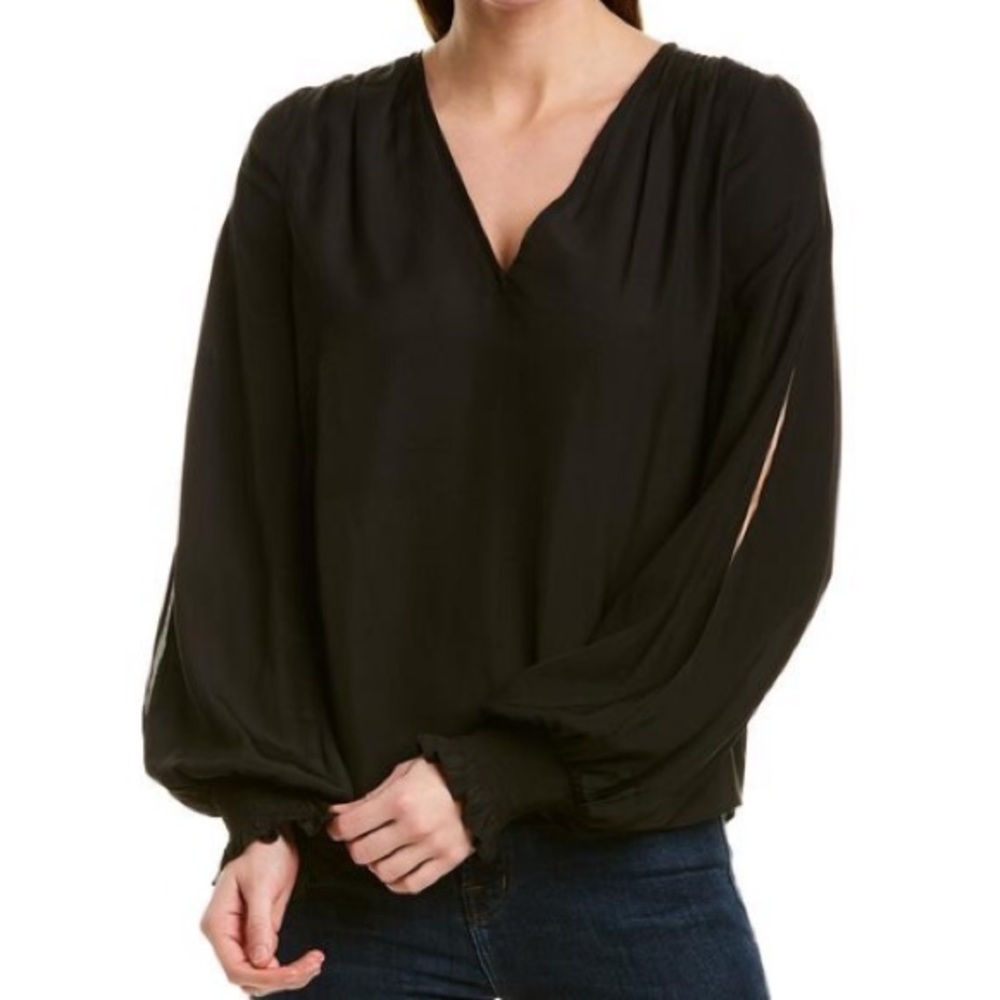 Ramy Brook
V-neck Cold-shoulder